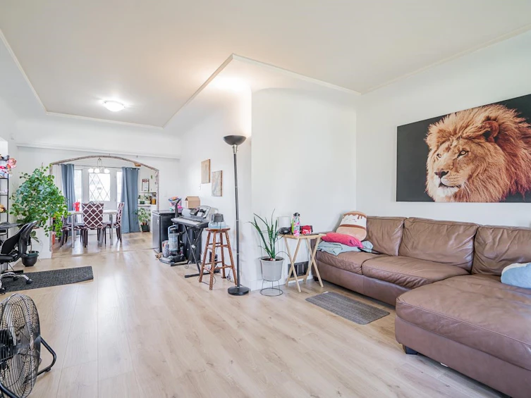 7733 Burgess Street, Burnaby, BC, V3N 3J1 - 5