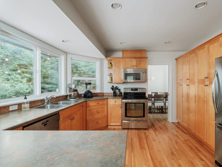15 Mcnair Bay, Port Moody, BC, V3H 3N8 - 5