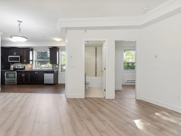 223-13897 Fraser Highway, Surrey, BC, V3T 0G8 - 9