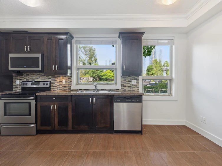 223-13897 Fraser Highway, Surrey, BC, V3T 0G8 - 11