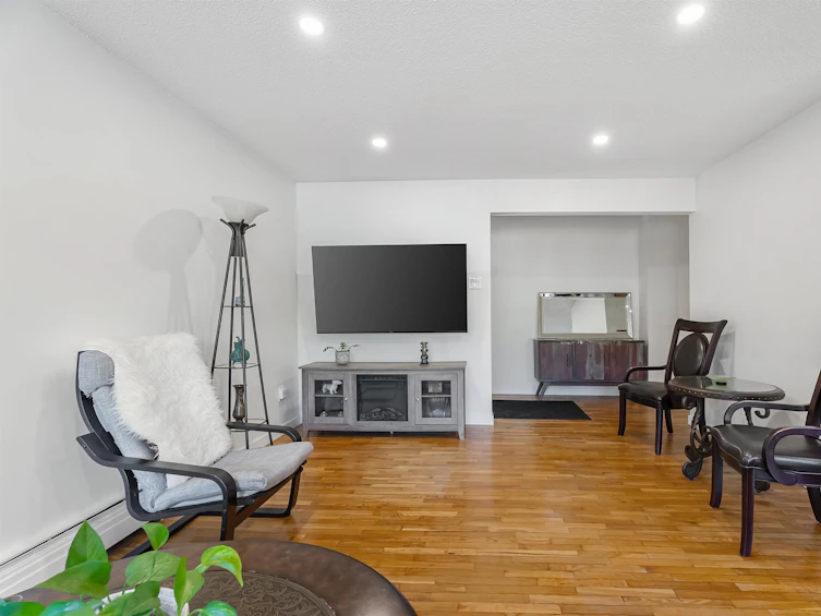 608-555 West 28th Street, North Vancouver, BC, V7N 2J6 - 7