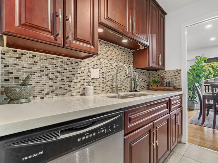 608-555 West 28th Street, North Vancouver, BC, V7N 2J6 - 10