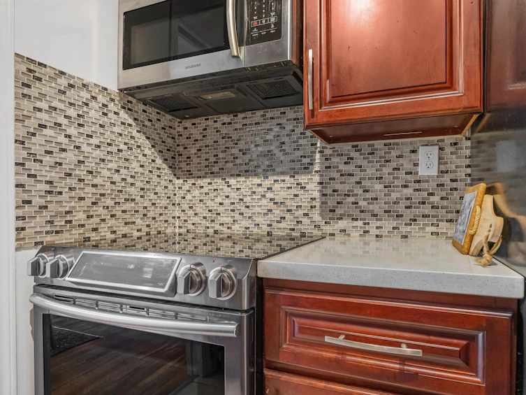 608-555 West 28th Street, North Vancouver, BC, V7N 2J6 - 13