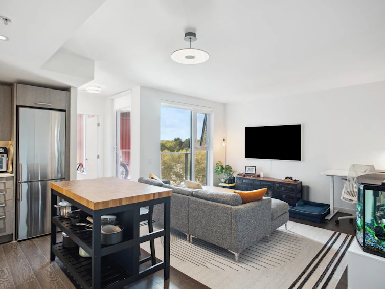 501-983 E Hastings Street, Vancouver, BC, V6A 0G9 - 2