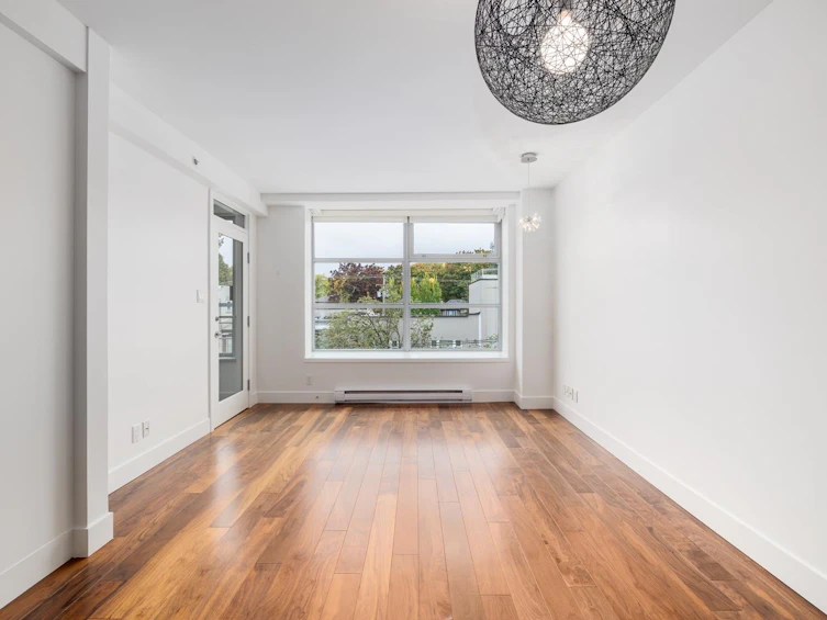 301-4375 W 10th Avenue, Vancouver, BC, V6R 2H6 - 2