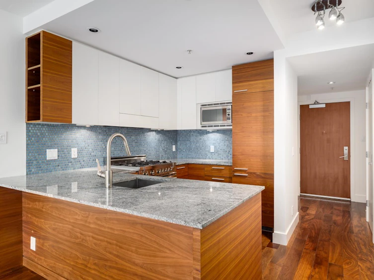 301-4375 W 10th Avenue, Vancouver, BC, V6R 2H6 - 5