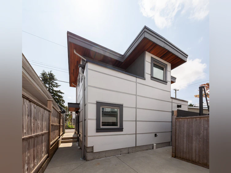 2032 E 22nd Avenue, Vancouver, BC, V5N 2R4 - 34