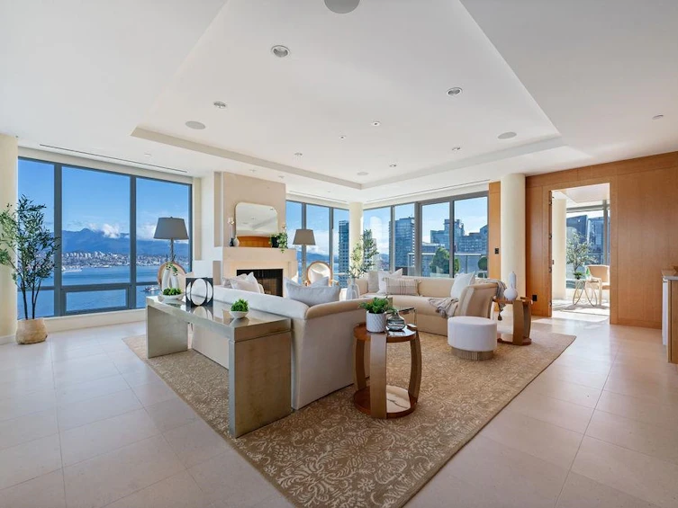 2400-590 Nicola Street, Vancouver, BC, V6G 3J8 - 2