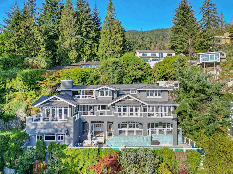 3797 Bayridge Avenue, West Vancouver BC V7V 3J3