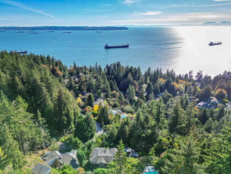 3797 Bayridge Avenue, West Vancouver, BC, V7V 3J3 - 2