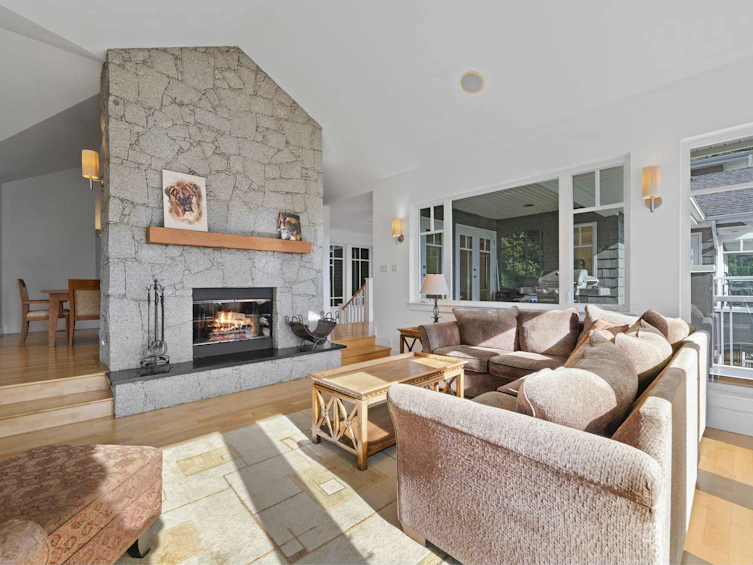 3797 Bayridge Avenue, West Vancouver, BC, V7V 3J3 - 3