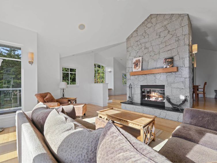 3797 Bayridge Avenue, West Vancouver, BC, V7V 3J3 - 4
