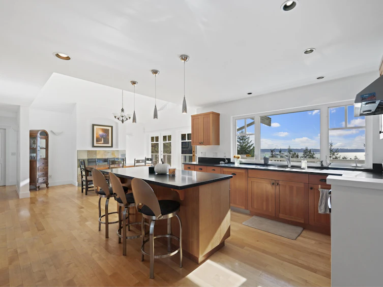 3797 Bayridge Avenue, West Vancouver, BC, V7V 3J3 - 9