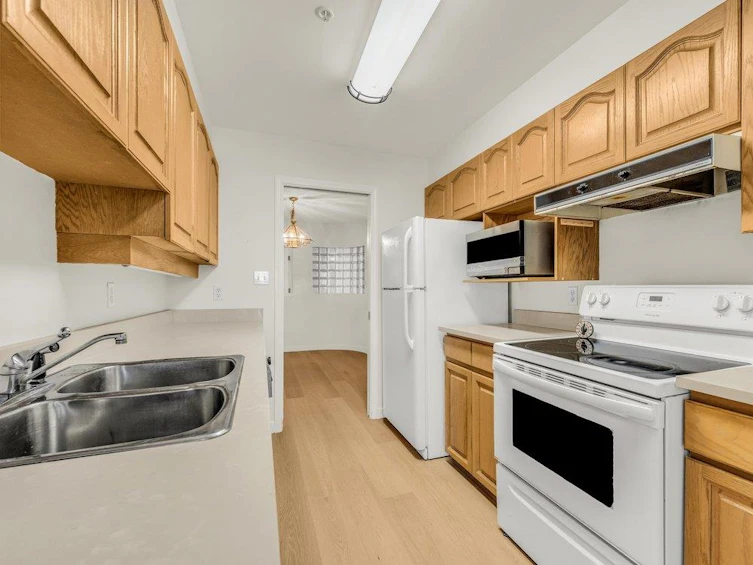 108-7520 Columbia Street, Vancouver, BC, V5X 4S8 - 13