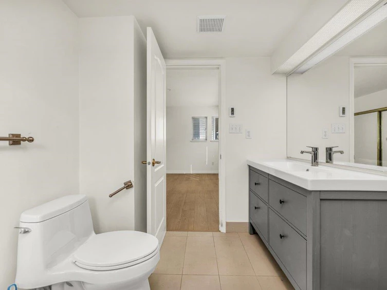108-7520 Columbia Street, Vancouver, BC, V5X 4S8 - 23