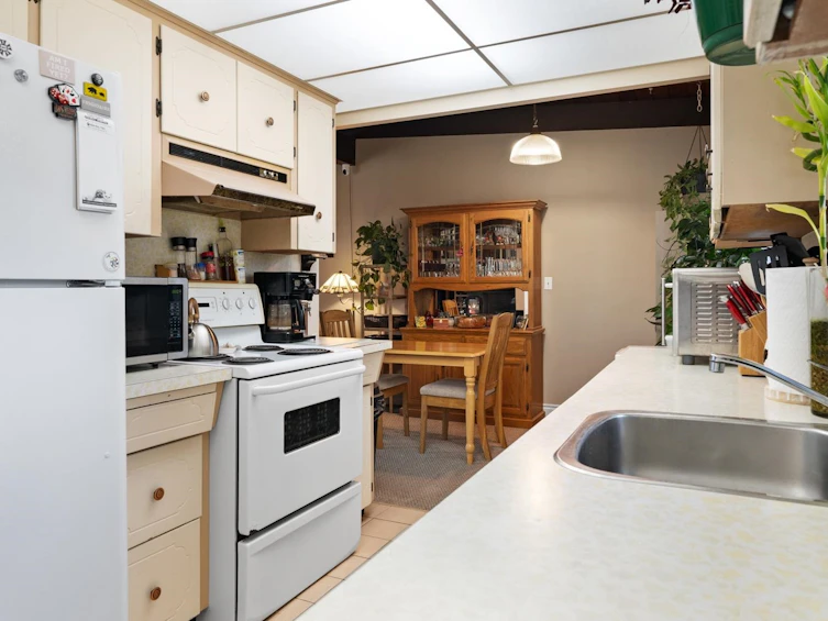 2187 Central Avenue, Port Coquitlam, BC, V3B 2E3 - 8