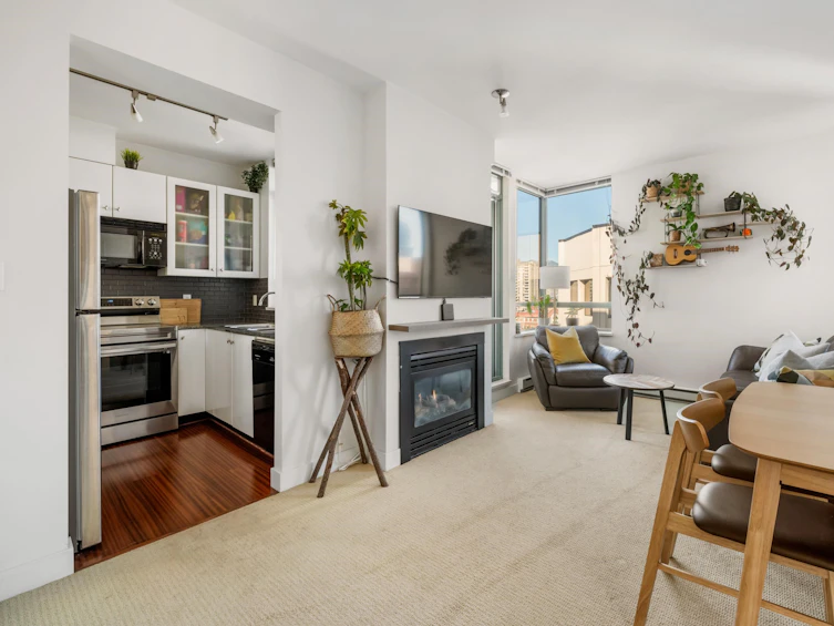 1307-1238 Burrard Street, Vancouver, BC, V6Z 3E1 - 3