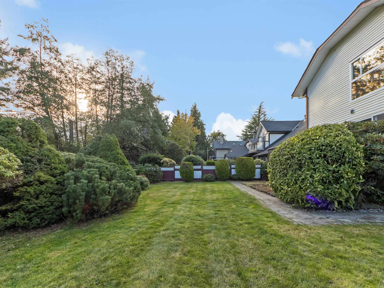 14914 Southmere Place, Surrey, BC, V4A 6P8 - 29