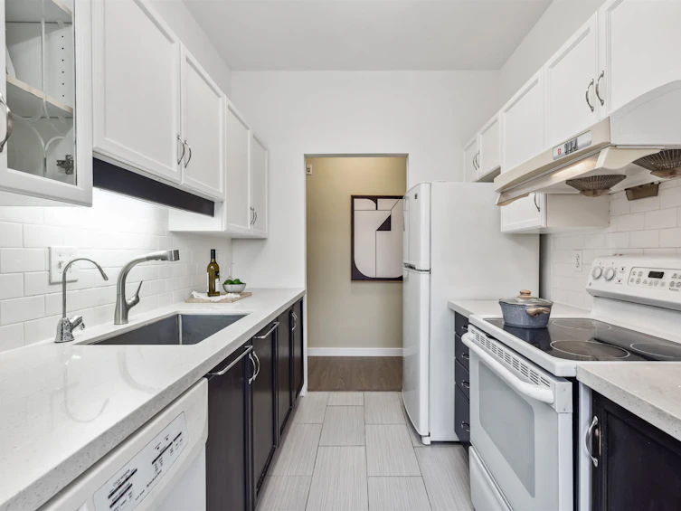 201-7288 No. 3 Road, Richmond, BC, V6Y 3Y1 - 7