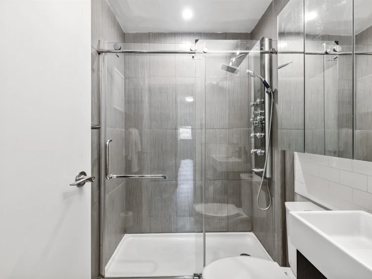 201-7288 No. 3 Road, Richmond, BC, V6Y 3Y1 - 16