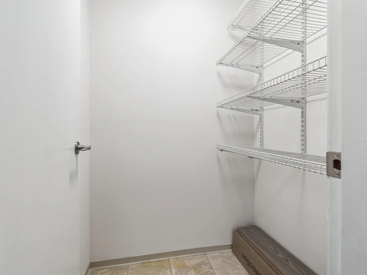 201-7288 No. 3 Road, Richmond, BC, V6Y 3Y1 - 18