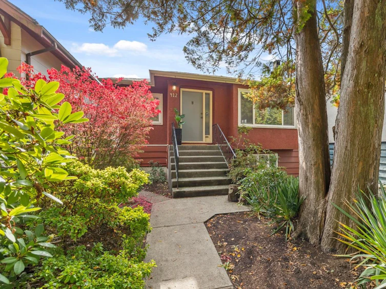 412 East 46th Avenue, Vancouver, BC, V5W 1Z9 - 2