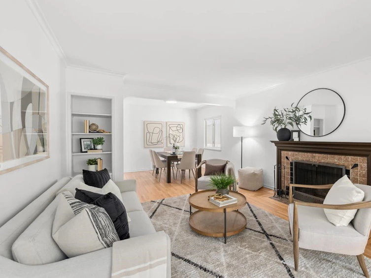 412 East 46th Avenue, Vancouver, BC, V5W 1Z9 - 4