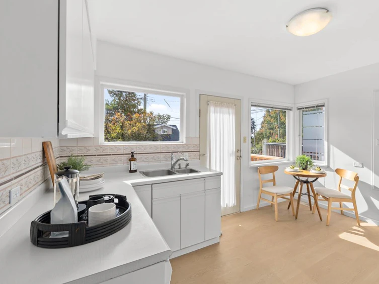 412 East 46th Avenue, Vancouver, BC, V5W 1Z9 - 9