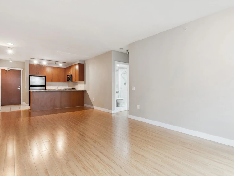 302-9222 University Crescent, Burnaby, BC, V5A 0A6 - 2