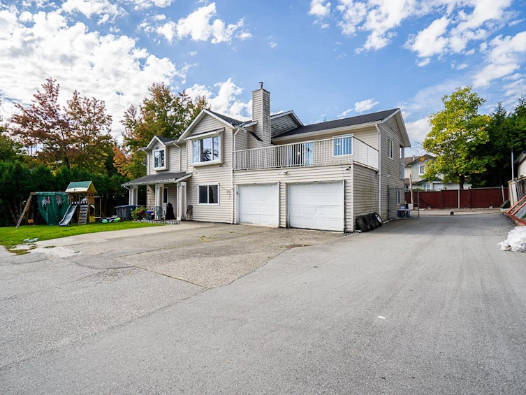 6753 137 Street, Surrey, BC, V3W 9C4 - 2