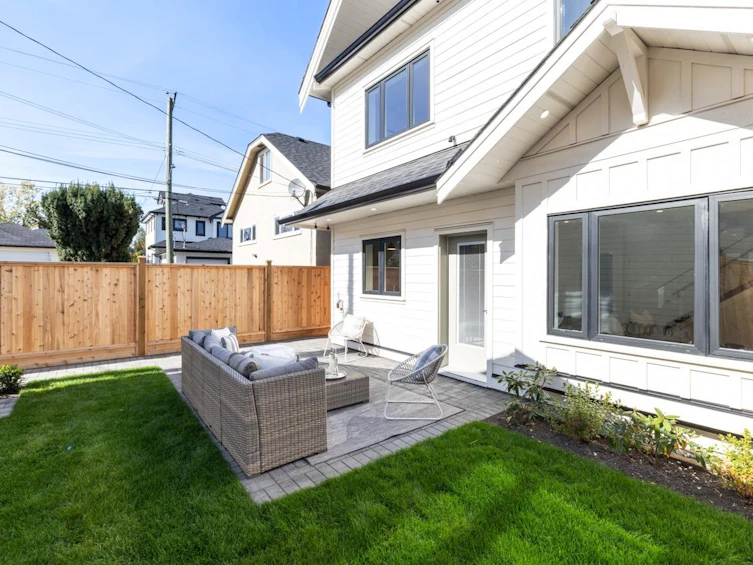 2-2444 Napier Street, Vancouver, BC, V5K 2W3 - 2