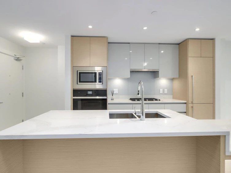 804-3538 Sawmill Crescent, Vancouver, BC, V5S 0J8 - 3