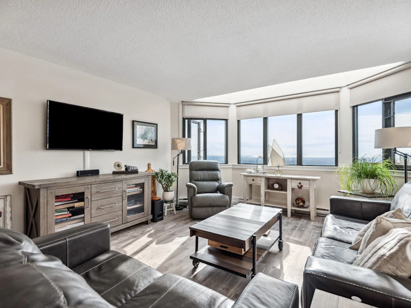 2604 - 6540 Burlington Avenue, Burnaby BC V5H 4G3