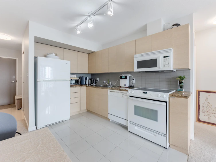 2307-13618 100 Avenue, Surrey, BC, V3T 0A8 - 6