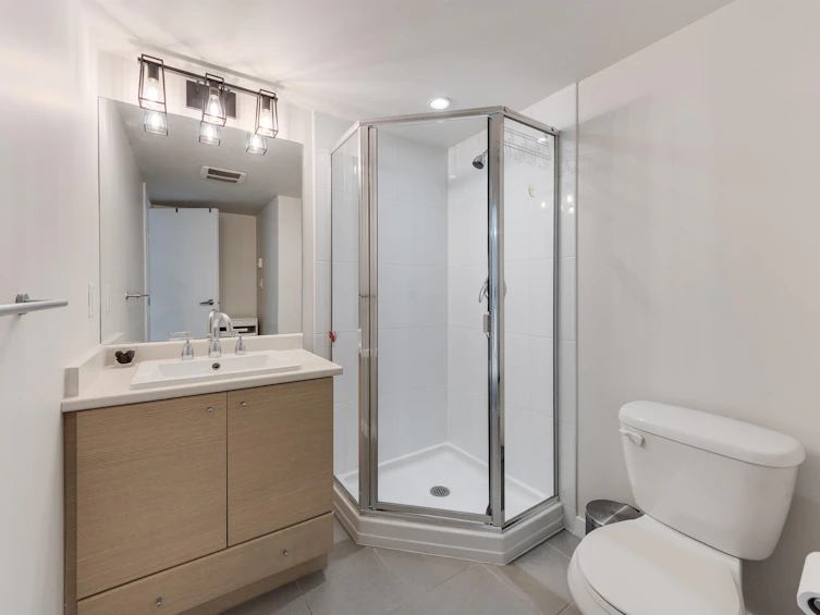 2307-13618 100 Avenue, Surrey, BC, V3T 0A8 - 13