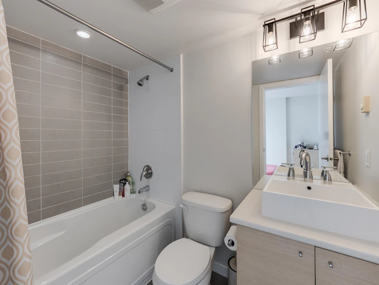 2307-13618 100 Avenue, Surrey, BC, V3T 0A8 - 15
