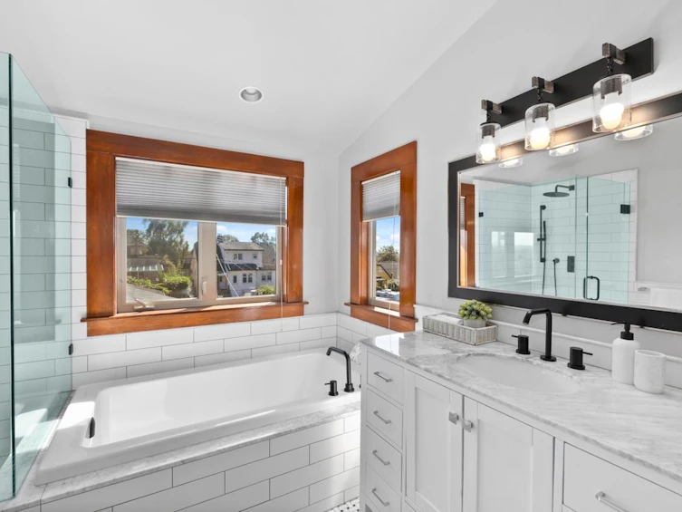 3796 Mcgill Street, Burnaby, BC, V5C 1L9 - 21