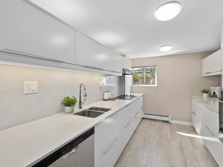 3796 Mcgill Street, Burnaby, BC, V5C 1L9 - 30