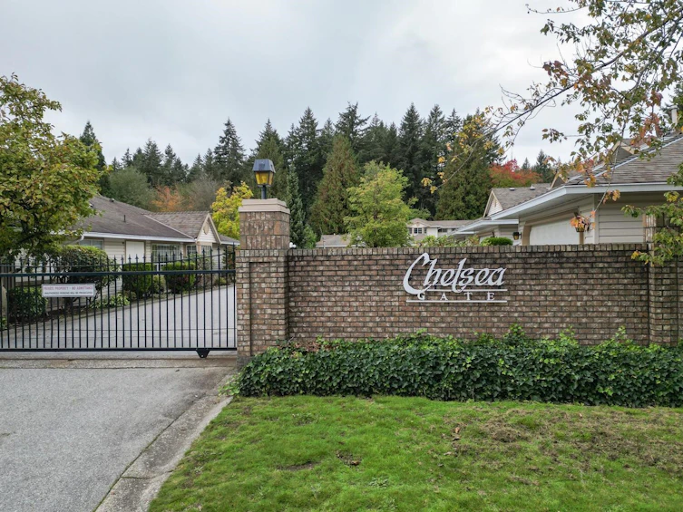 101-9781 148a Street, Surrey, BC, V3R 9P1
