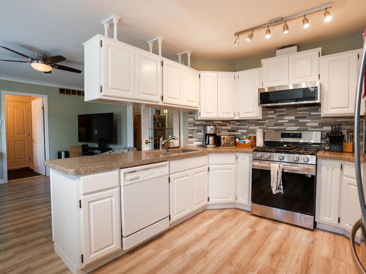 101-9781 148a Street, Surrey, BC, V3R 9P1 - 5