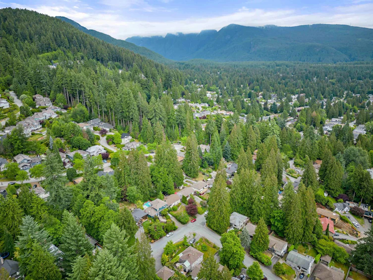 930 Wellington Drive, North Vancouver, BC, V7K 1K9 - 38