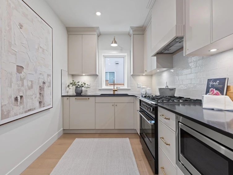 1-2444 Napier Street, Vancouver, BC, V5K 2W3 - 12
