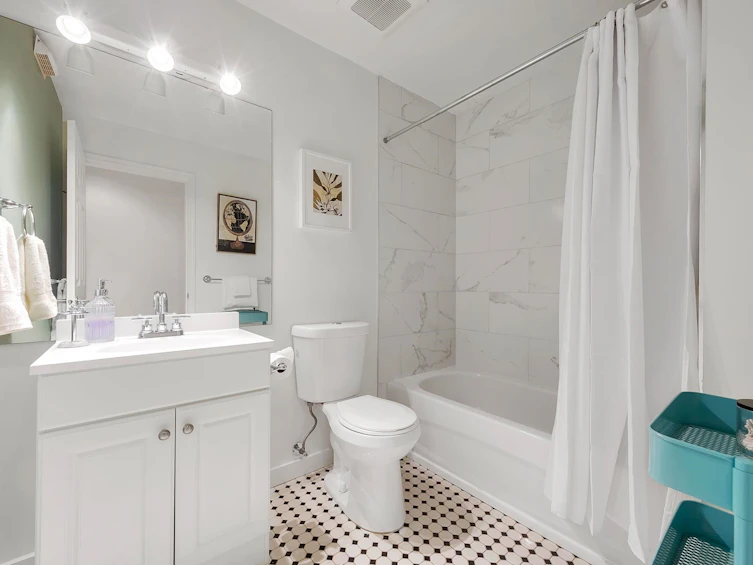 957 E 24th Avenue, Vancouver, BC, V5V 2A8 - 33