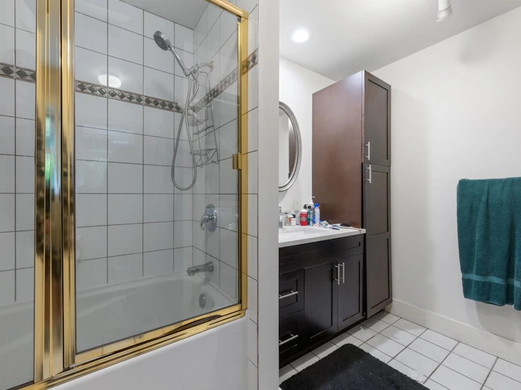 1915 W 13th Avenue, Vancouver, BC, V6J 2H5 - 35