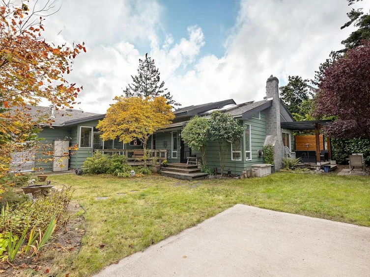 5796 Medusa Street, Sechelt, BC, V0N 3A0 - 3
