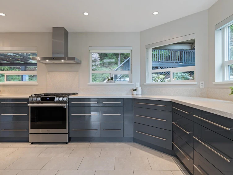5620 Eagle Court, North Vancouver, BC, V7R 4T9 - 8