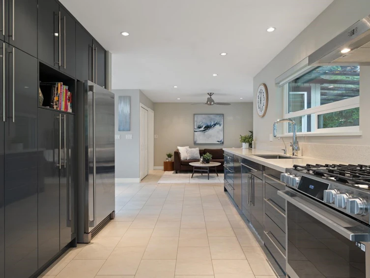 5620 Eagle Court, North Vancouver, BC, V7R 4T9 - 10