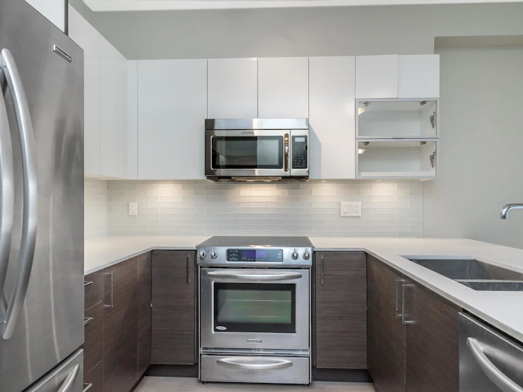 202-2267 Pitt River Road, Port Coquitlam, BC, V3C 1R7 - 9