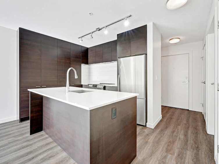 311-1679 Lloyd Avenue, North Vancouver, BC, V7P 0A9 - 4