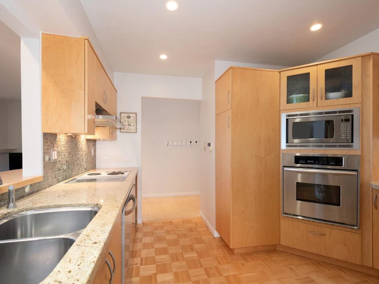 207-5880 Hampton Place, Vancouver, BC, V6T 2E9 - 5